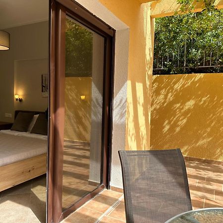 Villa Risan Apartments エクステリア 写真
