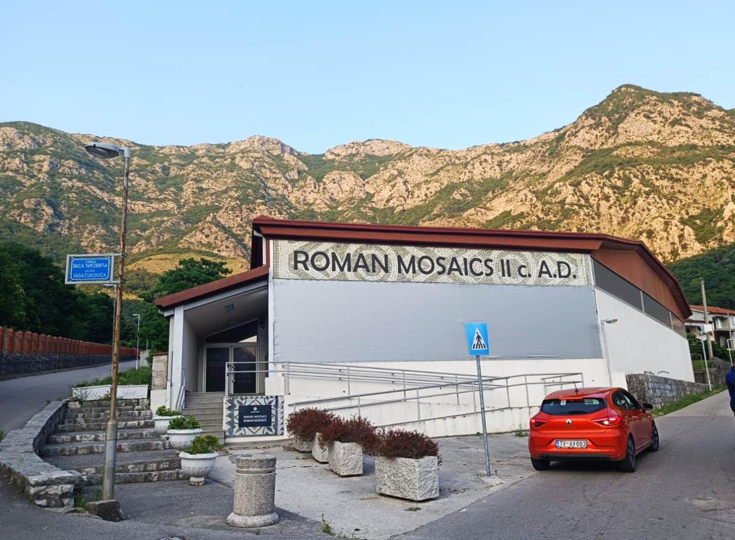 Villa Risan Apartments エクステリア 写真