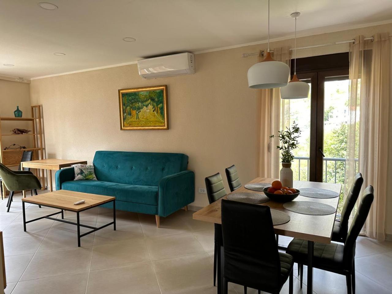 Villa Risan Apartments エクステリア 写真