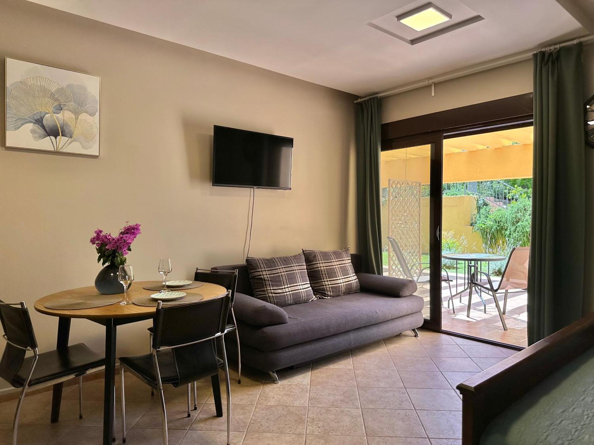 Villa Risan Apartments エクステリア 写真