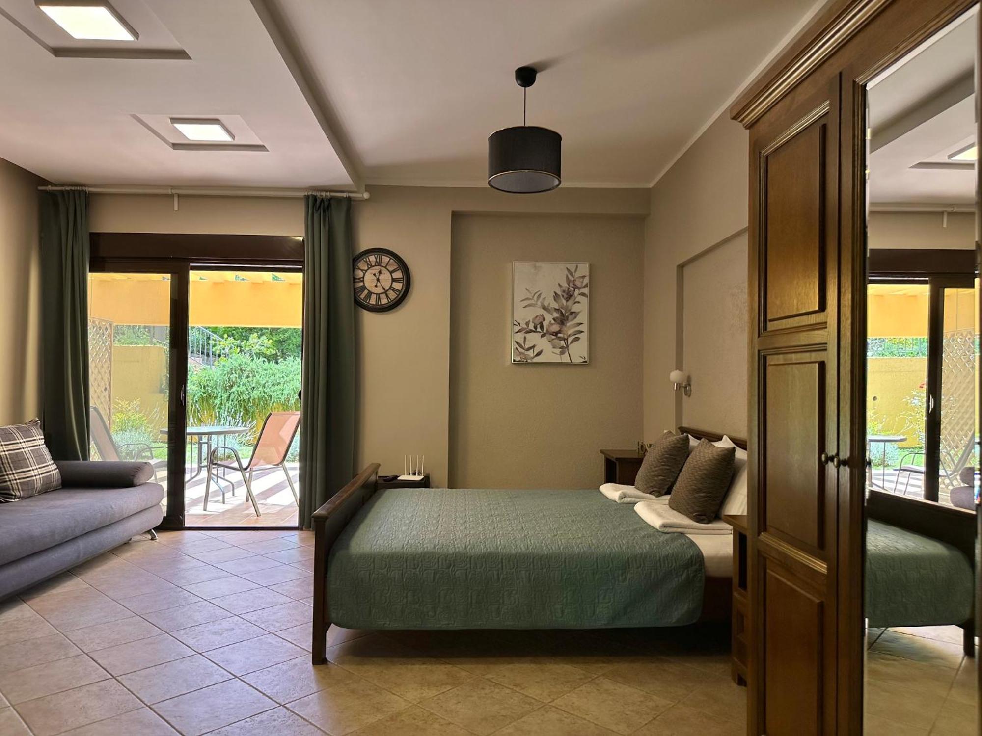 Villa Risan Apartments エクステリア 写真
